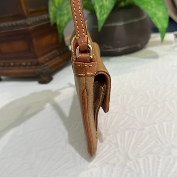 Dooney & Bourke Dillen ll Large Leather Wristlet - Picture 10 of 10